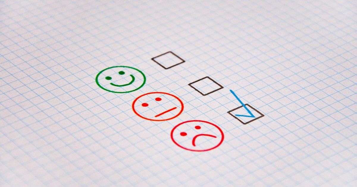 ナユタスの口コミや評判の理由を整理しているイメージ